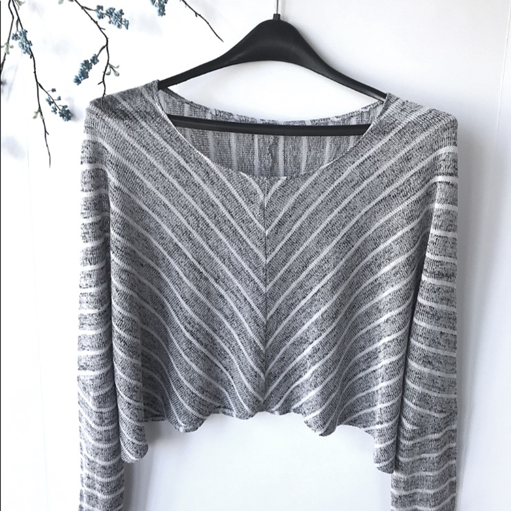 Light weight long sleeve top
